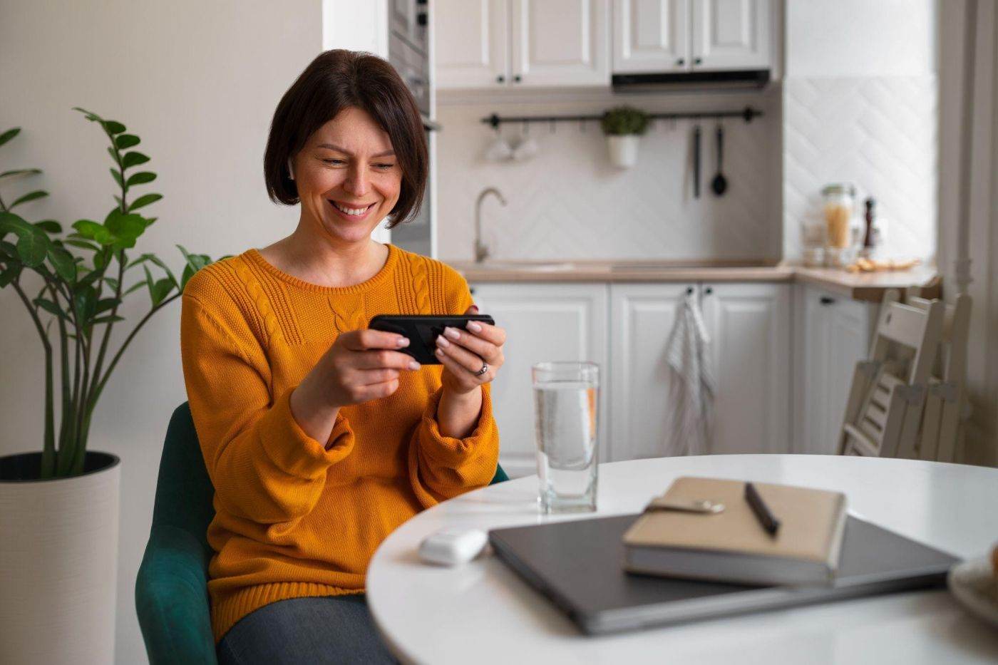 De la ghişeu la online: cum s-au schimbat obiceiurile financiare ale consumatorilor